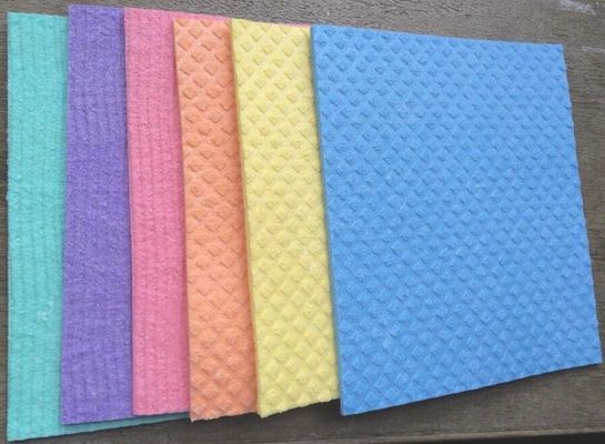De zachte Duurzame 100% niet Geweven de Sponsdoek van de Houtpulpcellulose veegt Super Absorberende Sneldrogend af